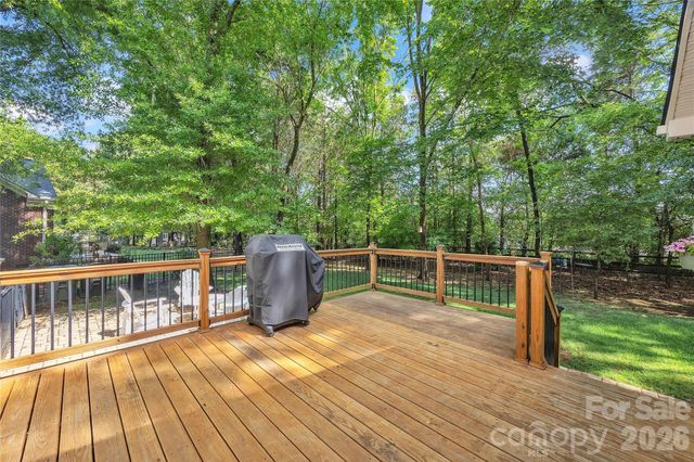 5709 Woodridge Court NW, Concord, NC 28027