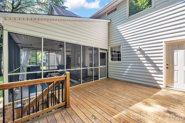 5709 Woodridge Court NW, Concord, NC 28027