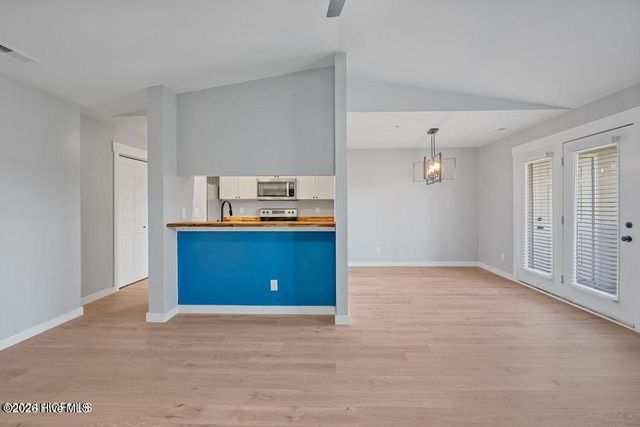 809 March Court K, Wilmington, NC 28405