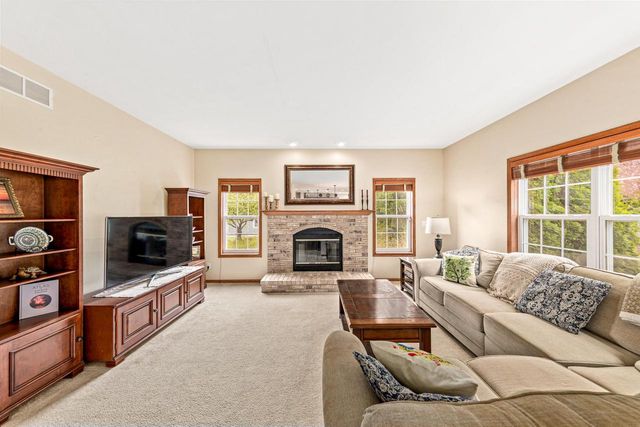 2966 Gateway AVENUE, Hartford, WI 53027
