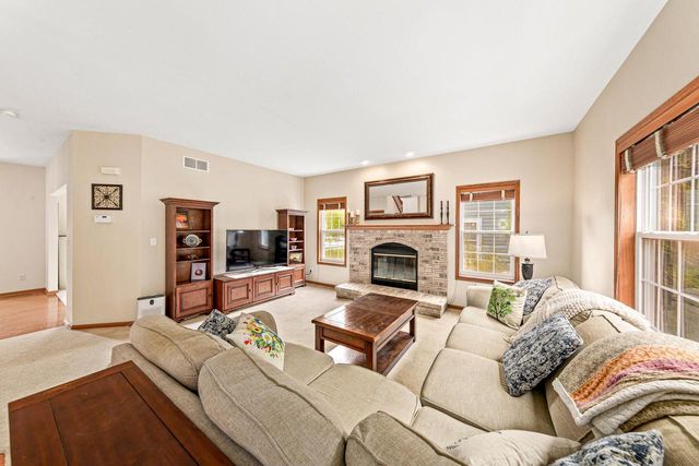 2966 Gateway AVENUE, Hartford, WI 53027