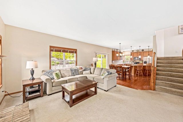 2966 Gateway AVENUE, Hartford, WI 53027