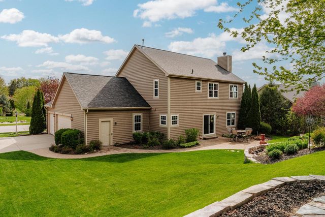 2966 Gateway AVENUE, Hartford, WI 53027