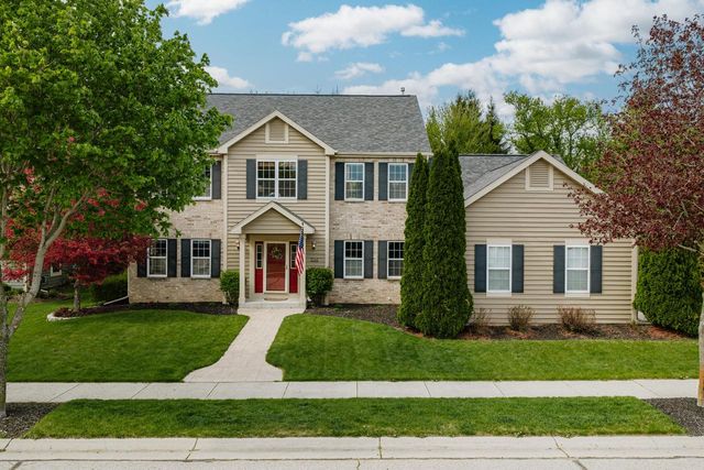 2966 Gateway AVENUE, Hartford, WI 53027