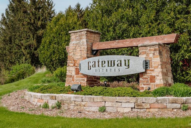 2966 Gateway AVENUE, Hartford, WI 53027