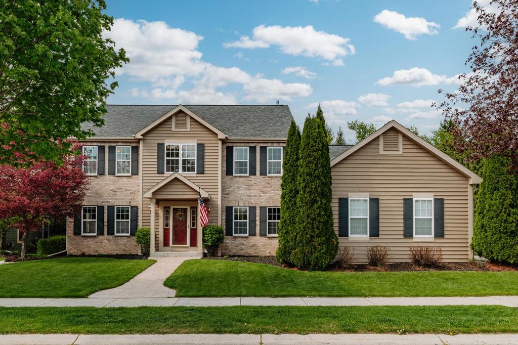 2966 Gateway AVENUE, Hartford, WI 53027