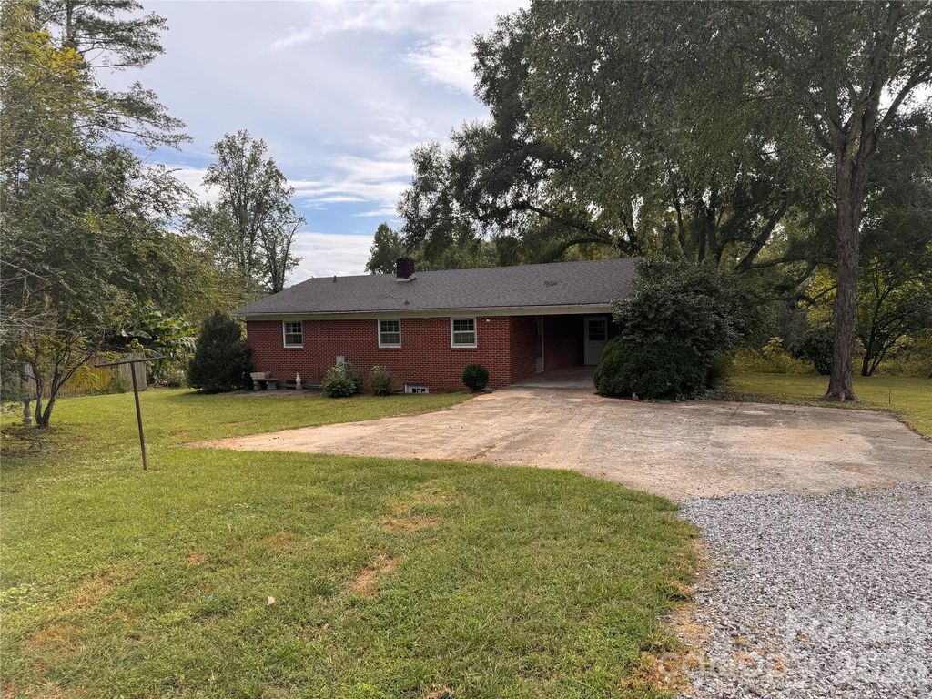 1167 Piedmont Road, Morganton, NC 28655