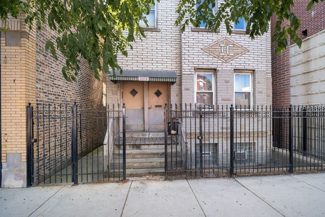 2014 N Western Avenue, Chicago, IL 60647