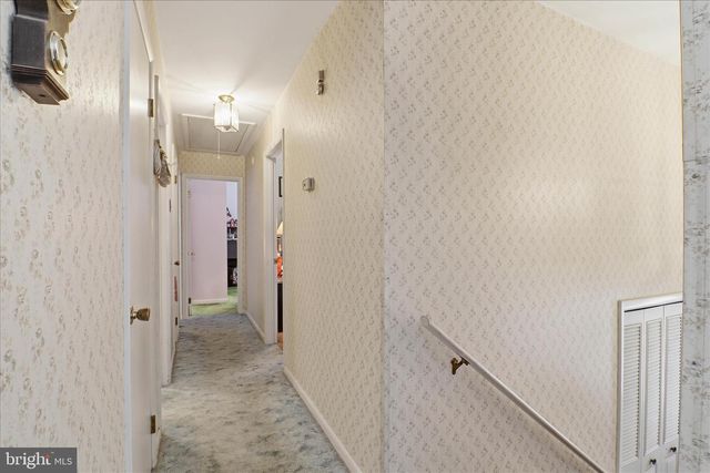 11 HILLYMEDE DR, Hummelstown, PA 17036