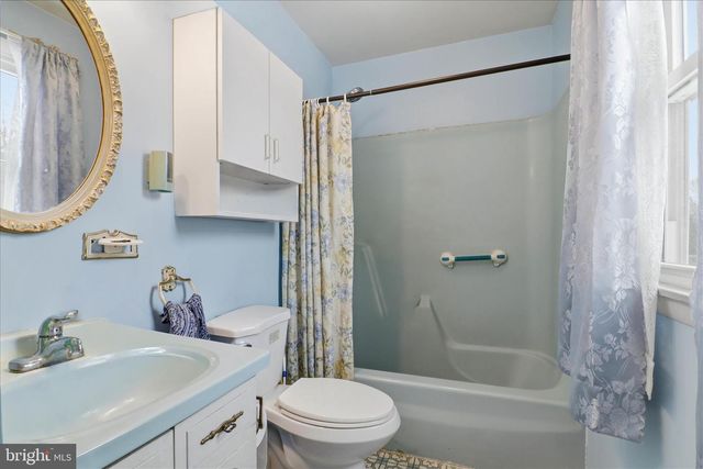 11 HILLYMEDE DR, Hummelstown, PA 17036