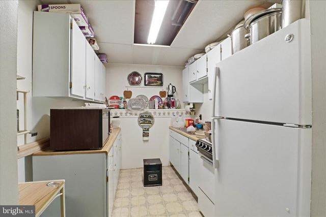 11 HILLYMEDE DR, Hummelstown, PA 17036