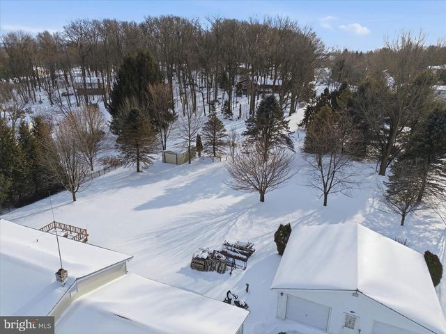 11 HILLYMEDE DR, Hummelstown, PA 17036