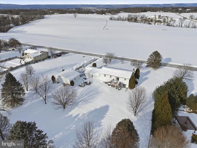 11 HILLYMEDE DR, Hummelstown, PA 17036