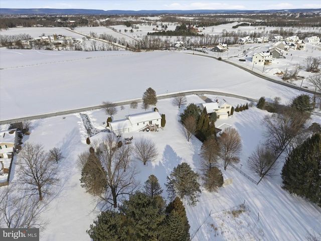 11 HILLYMEDE DR, Hummelstown, PA 17036