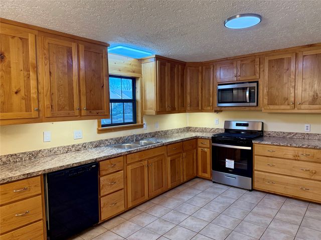 505 S San Jacinto Street, Whitney, TX 76692