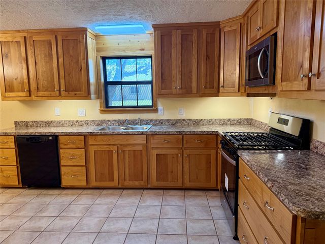 505 S San Jacinto Street, Whitney, TX 76692