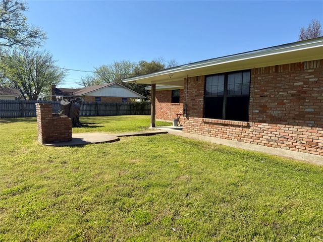 505 S San Jacinto Street, Whitney, TX 76692