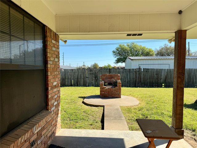505 S San Jacinto Street, Whitney, TX 76692