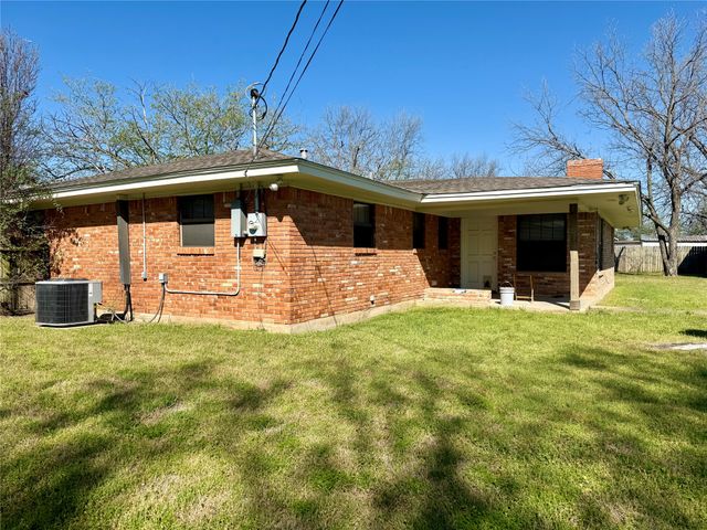 505 S San Jacinto Street, Whitney, TX 76692