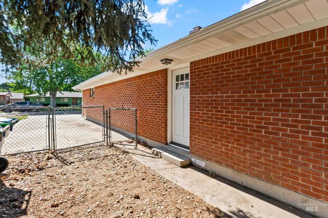 2802 S Inglewood Road, Boise, ID 83705