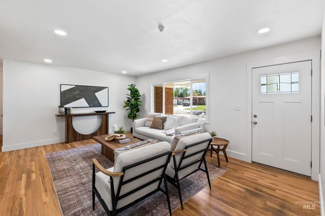 2802 S Inglewood Road, Boise, ID 83705