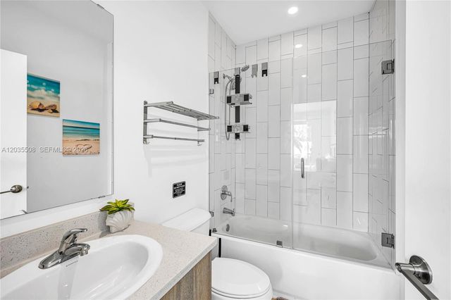 170 NW 158th St 7, Miami, FL 33169