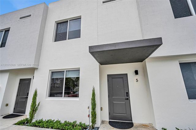 170 NW 158th St 7, Miami, FL 33169