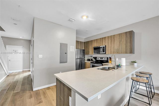 170 NW 158th St 7, Miami, FL 33169