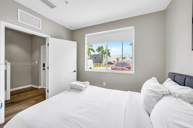 170 NW 158th St 7, Miami, FL 33169