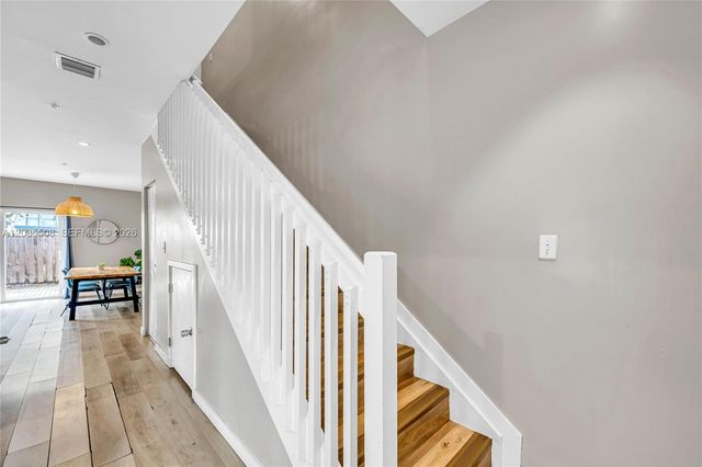 170 NW 158th St 7, Miami, FL 33169