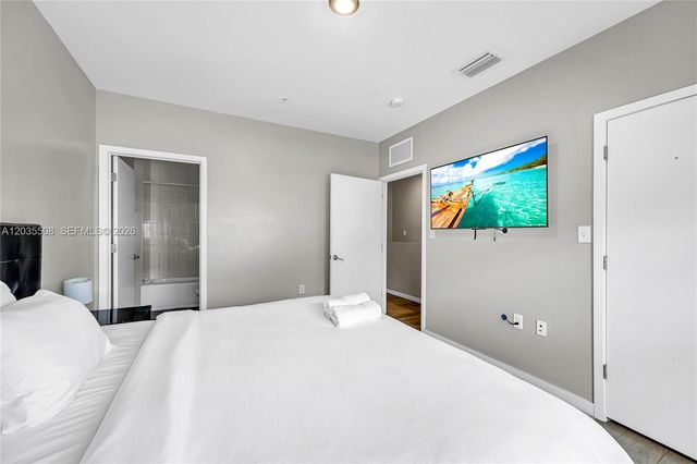 170 NW 158th St 7, Miami, FL 33169