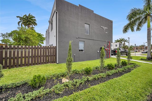 170 NW 158th St 7, Miami, FL 33169