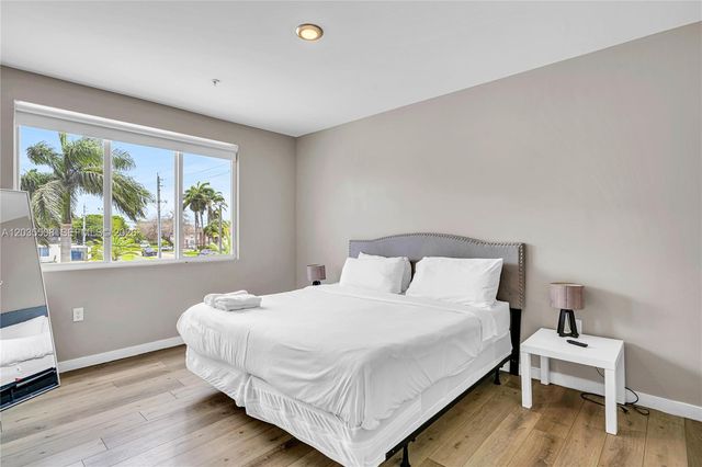 170 NW 158th St 7, Miami, FL 33169