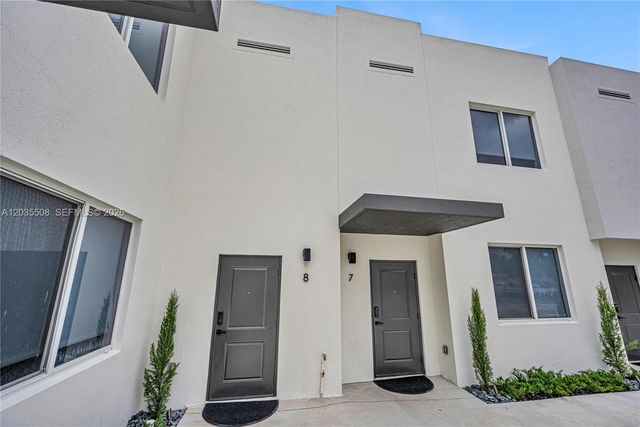 170 NW 158th St 7, Miami, FL 33169