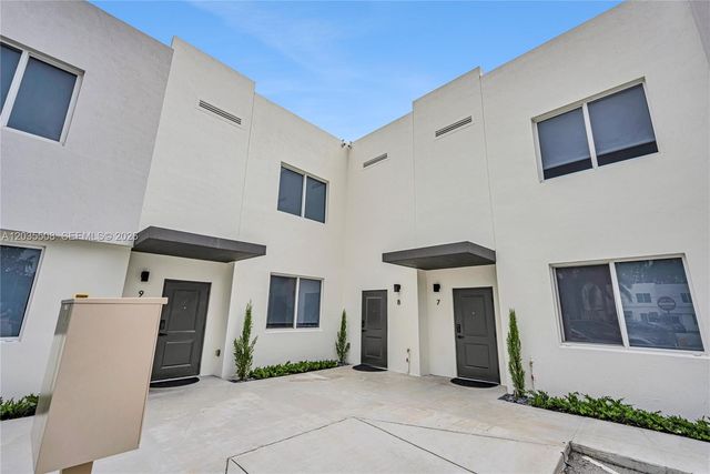 170 NW 158th St 7, Miami, FL 33169