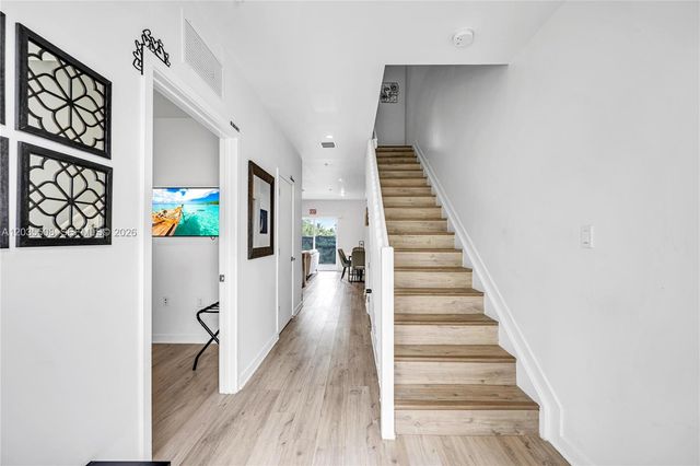 170 NW 158th St 7, Miami, FL 33169