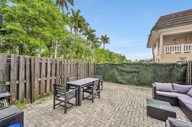 170 NW 158th St 7, Miami, FL 33169