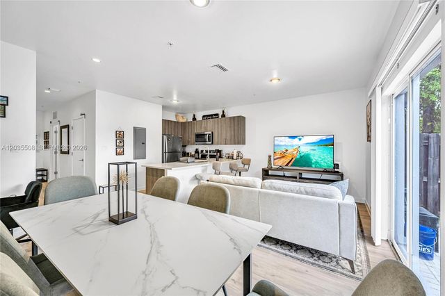 170 NW 158th St 7, Miami, FL 33169