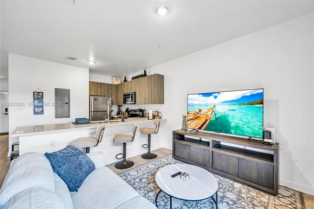 170 NW 158th St 7, Miami, FL 33169