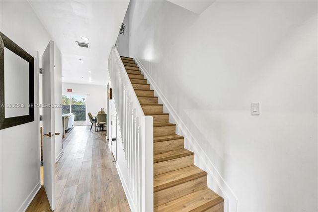 170 NW 158th St 7, Miami, FL 33169