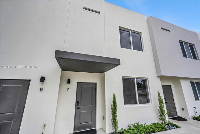 170 NW 158th St 7, Miami, FL 33169