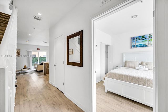 170 NW 158th St 7, Miami, FL 33169