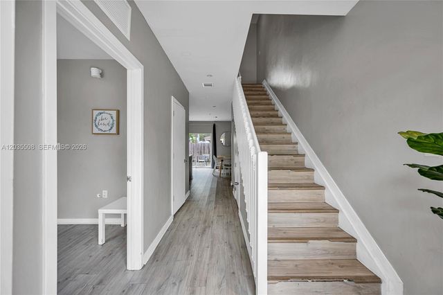 170 NW 158th St 7, Miami, FL 33169