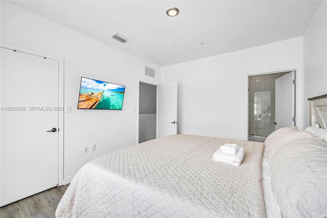 170 NW 158th St 7, Miami, FL 33169