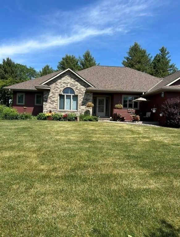 2311 Golf View Drive, River Falls, WI 54022