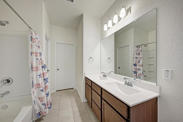 500 Dakota CRK, New Braunfels, TX 78130