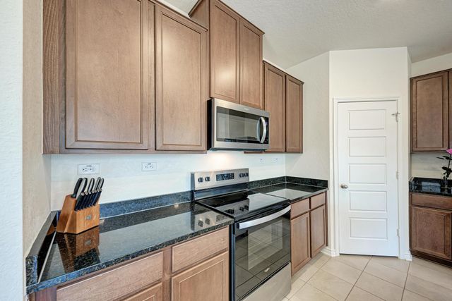 500 Dakota CRK, New Braunfels, TX 78130
