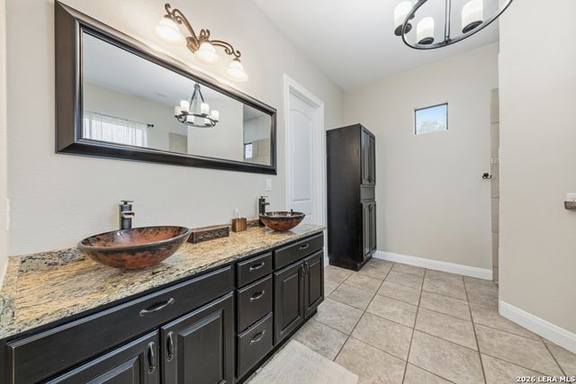 951 Private Road 3702, San Antonio, TX 78253