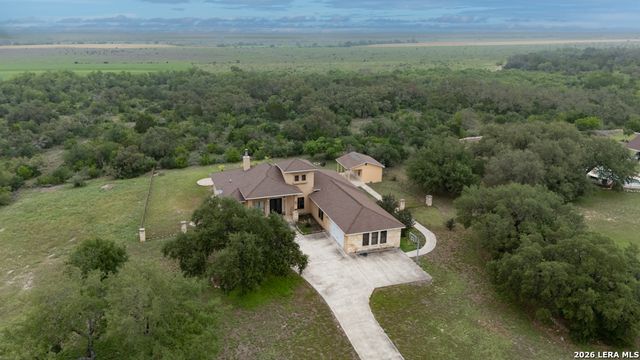 951 Private Road 3702, San Antonio, TX 78253