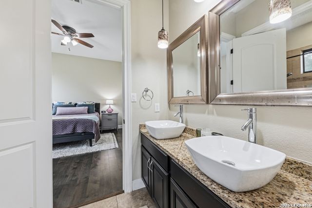 951 Private Road 3702, San Antonio, TX 78253